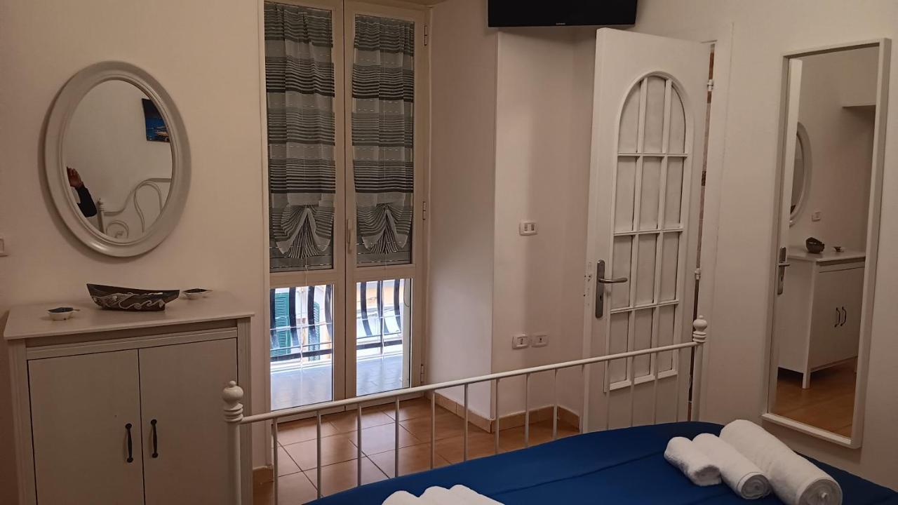 Dimora Danicla Apartment Napoli Ngoại thất bức ảnh